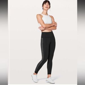 Lululemon Colour Me Quick 7/8 Tight Black 25" Inseam- Size 8